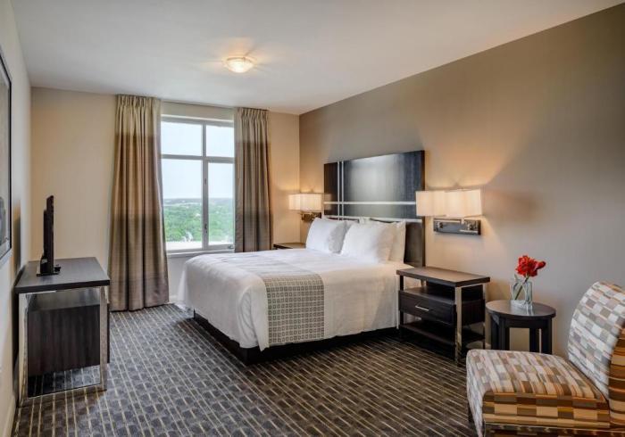 Broadway Plaza, Trademark Collection By Wyndham Apart-hotel 4*