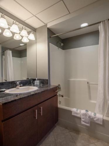 Broadway Plaza, Trademark Collection By Wyndham Apart-hotel Rochester